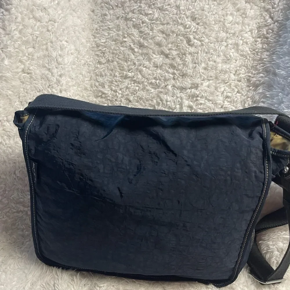 Kipling Nylon Expandable Navy Blue Large Messenger Bag  Key Clip. Black strap .